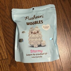 Wooble Stormy (Pusheen) cat